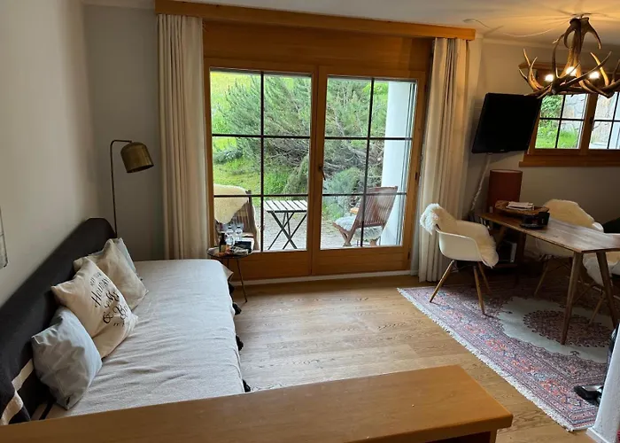 - Ausstattung - Lage