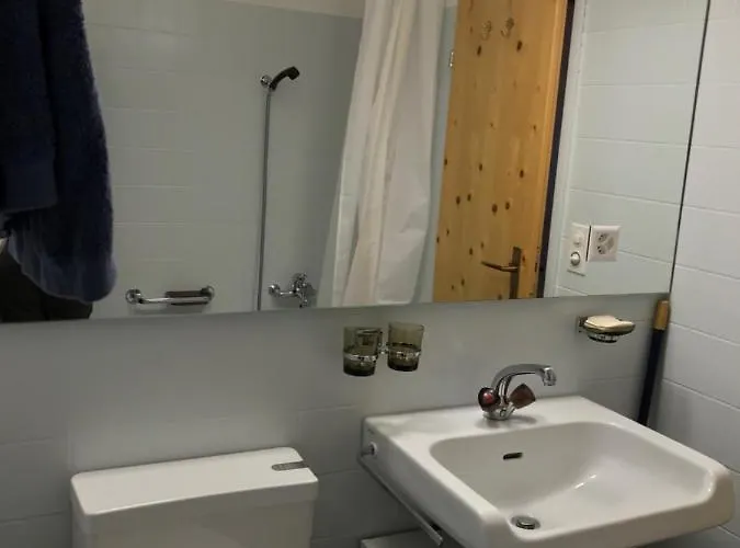 - Ausstattung - Lage